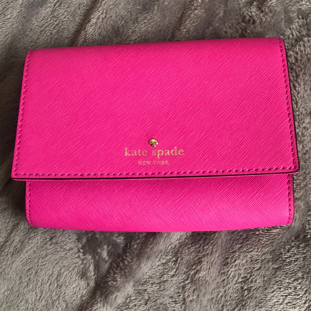 Late spade clutch wallet